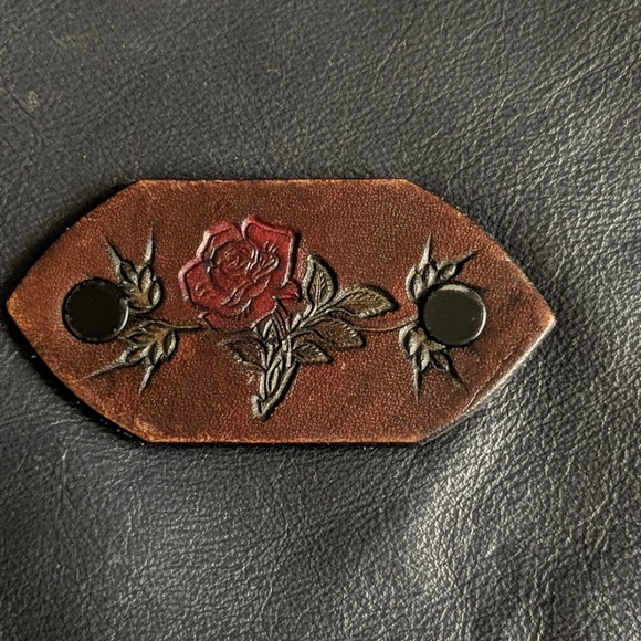 ✨Small black vintage leather cross-body bag - Picture 2 of 4